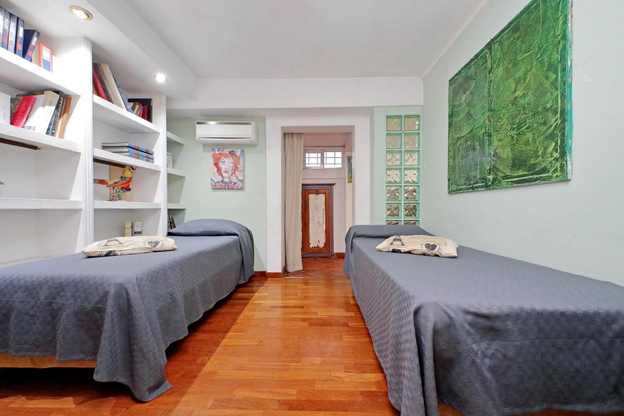 Apartamento Anno Domini 120 Sqm, Large, Elegant, Near Center