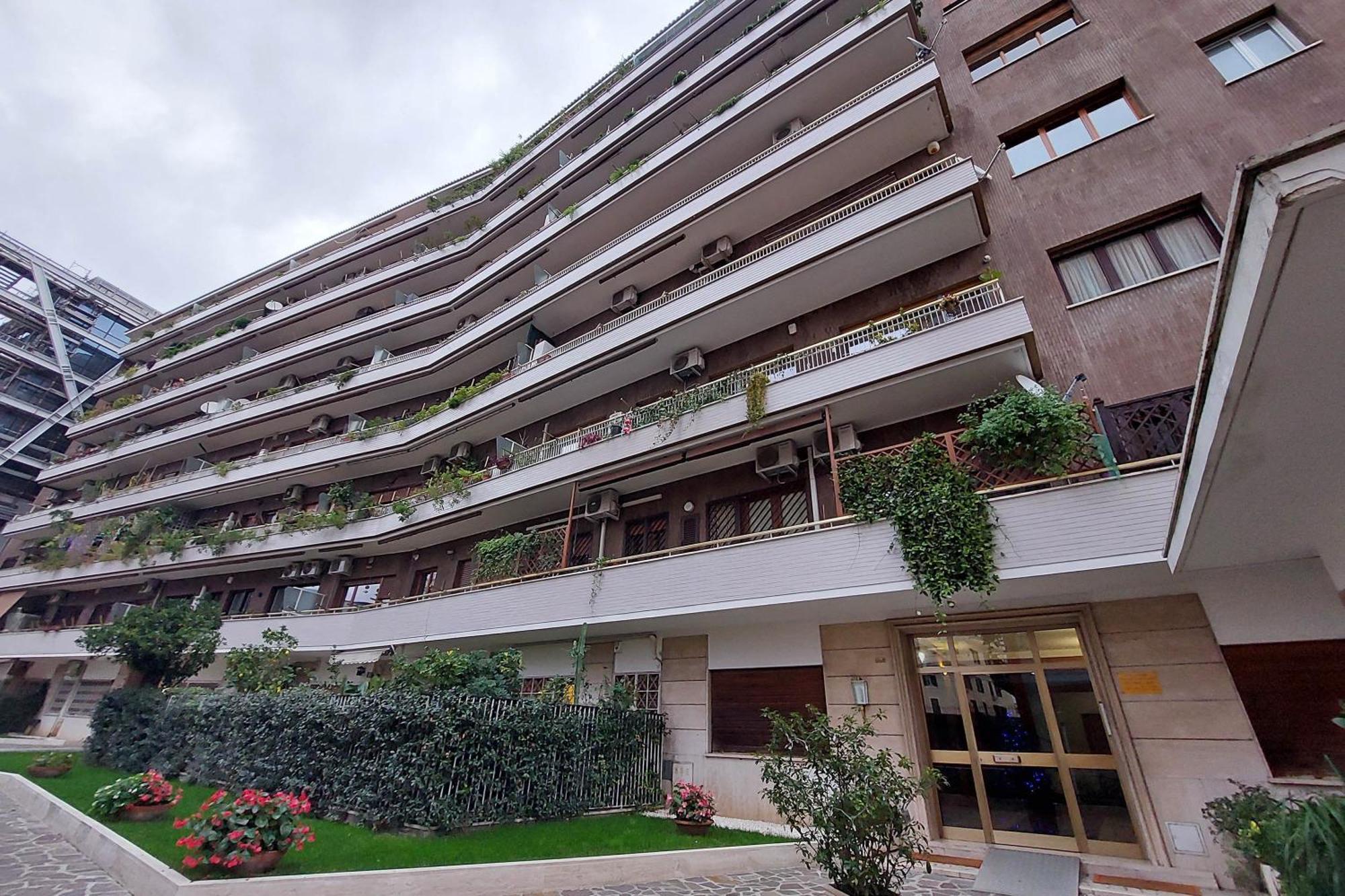 Anno Domini 120 Sqm, Large, Elegant, Near Center Appartamento *
